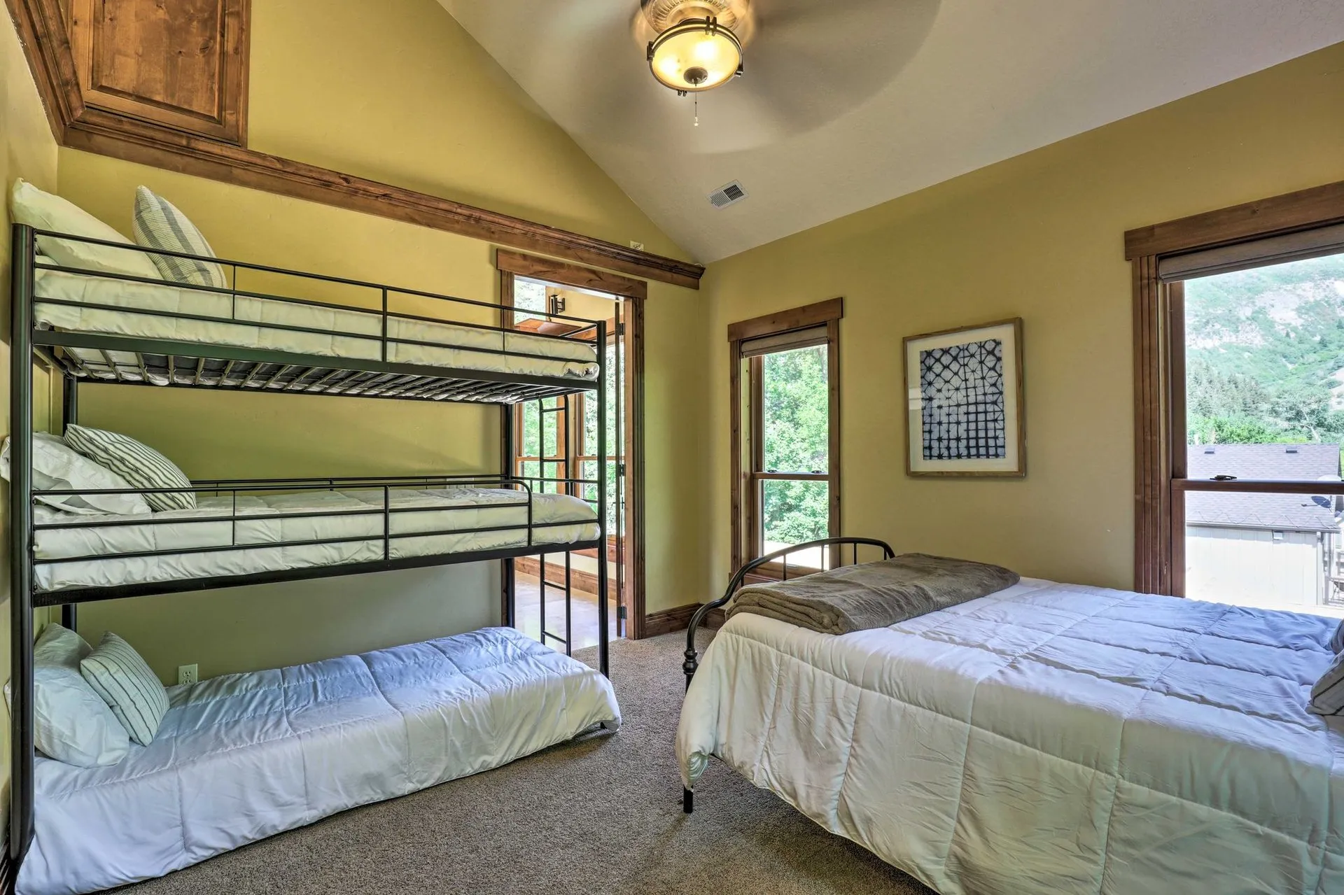 Bunk room — Full bed + triple twin bunk · sleeps 5